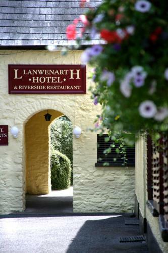 Llanwenarth Hotel And Riverside Restaurant Abergavenny Eksteriør bilde
